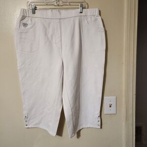 Quacker Factory White Pedal Pushers Nwt Jewel 1X Pull on Dream Jeannes Jeans